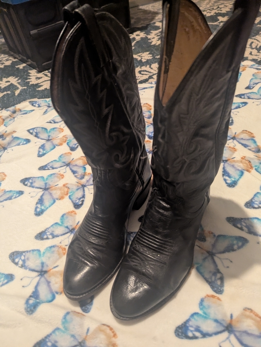 DanpostClassic Black Men Western Boots - Sleek Leather Cowgirl Style